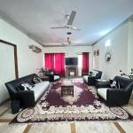 Fully Furnished Upper Available for RenT
