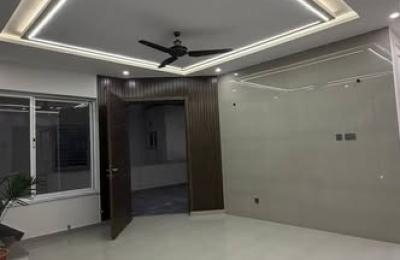 Triple-storey house for rent