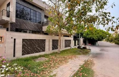1 Kanal House For Sale