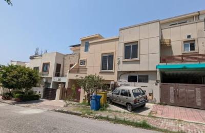 5 Marla Owner Built Used House For sale in Bahria Town