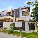 1 Kanal Corner Double Unit House For Sale