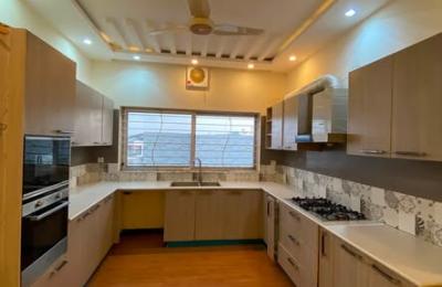 10 Marla Upper portion Available For Rent