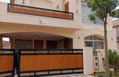 10 Marla full house is available for rent