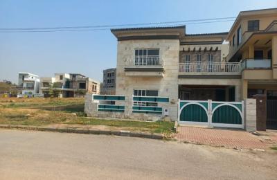 PRESTIGIOUS 10 MARLA HOUSE AVAILABLE IN DHA 3 (SERENE CITY) 🏡