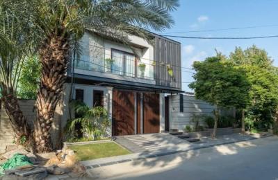 700-Yard Fully Furnished Luxury Bungalow for Sale