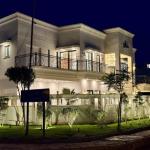 1.5 Kanal House with swimming pool House