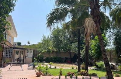 2 kanal House available for Rent
