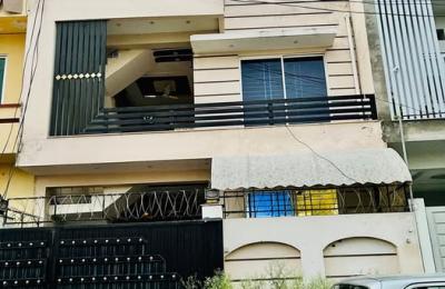 For rent house size 6 Marla located in sector I.11/2