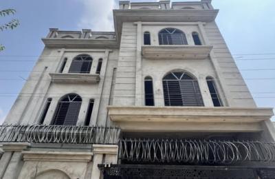 8 مرلہ ڈبل اسٹوری گھر برائے فروخت 🏡