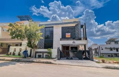 12 Marla Brand New Luxury House For Sale