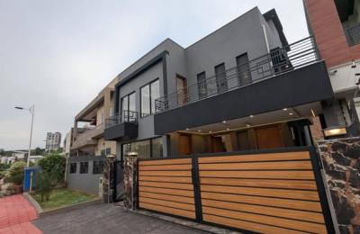 12 Marla Brand New Luxury House For Sale