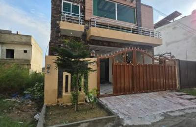 1.5 story house available for sale