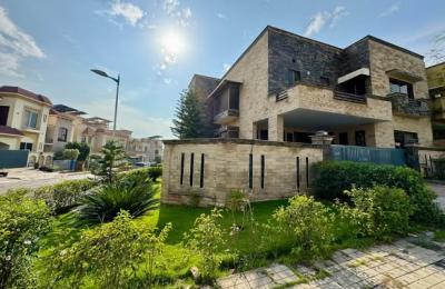 14 Marla TRIPLE STOREY CORNER House for Sale – Bahria Town 8 Rawalpindi