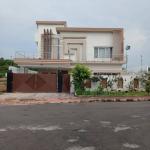 House for sale size 10 marla triple story