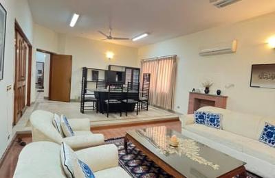 Fully Furnished Upper Available for RenT