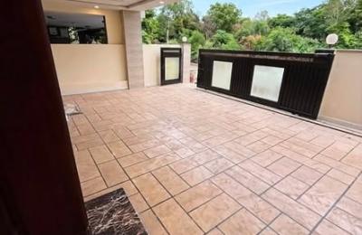 1 Kanal House For Sale