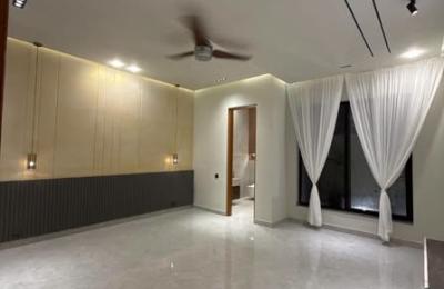 10 Marla Luxury House For Sale