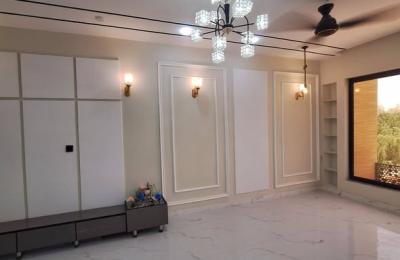 5 Marla Beautiful House with Solid Construction For Sale