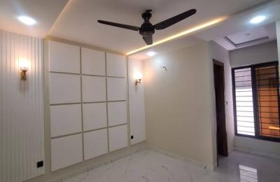 5 Marla Beautiful House with Solid Construction For Sale