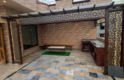 1 kanal house is for sale in D-18 ECHS