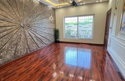 10 Marla Brand new house for sale
