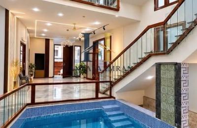 500 Yards Luxury Bungalow – For Sale