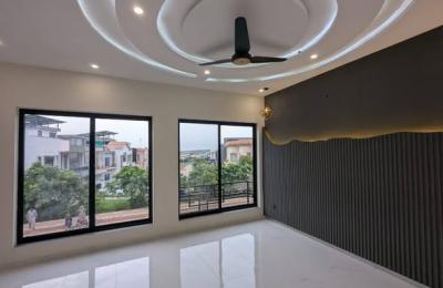 12 Marla Brand New Luxury House For Sale