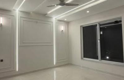 Triple-storey house for rent