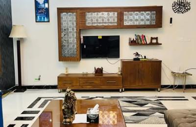 Rooms Available with Kitchen & TV lounge