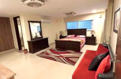 LUXURY 4-BEDROOM BASEMENT AVAILABLE FOR SHORT STAYS 🌟