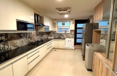 LUXURY 4-BEDROOM BASEMENT AVAILABLE FOR SHORT STAYS 🌟