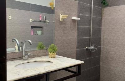 One Bedroom Open Basement Portion Available for Daily & Weekly Rent