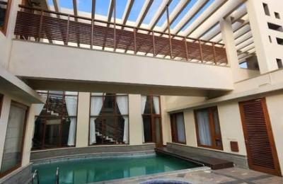 2000 Yard Luxury Bungalow For Sale