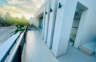 1 Kanal Owner Built Beautiful Family House For Sale