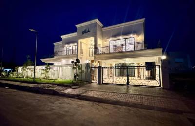 An Elegant Modern-Classical 1.5 Kanal Residence in Bahria Town