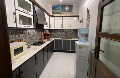 One Bedroom Open Basement Portion Available for Daily & Weekly Rent
