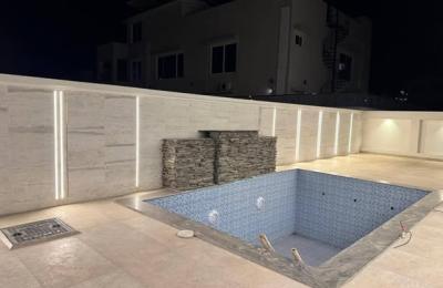1.5 Kanal House with swimming pool House