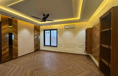1 Kanal Spanish Themed Neo Classical Styled House