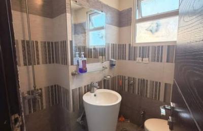 Ground floor with car porch For Rent
